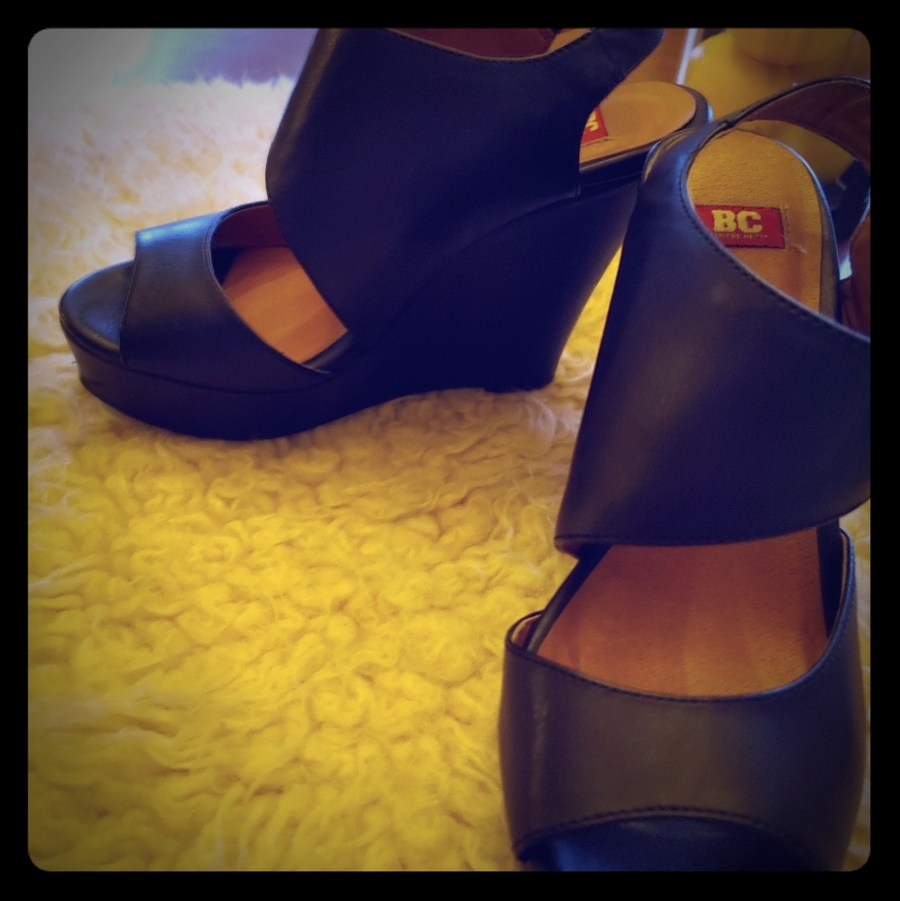 BC outerwear sandles